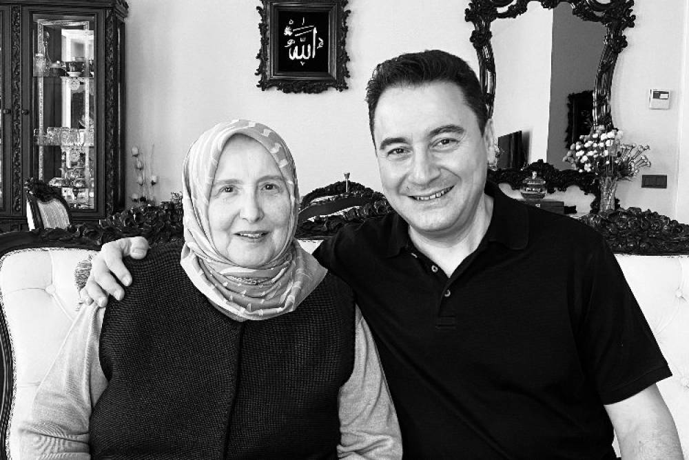 Ali Babacan'ın anne acısı