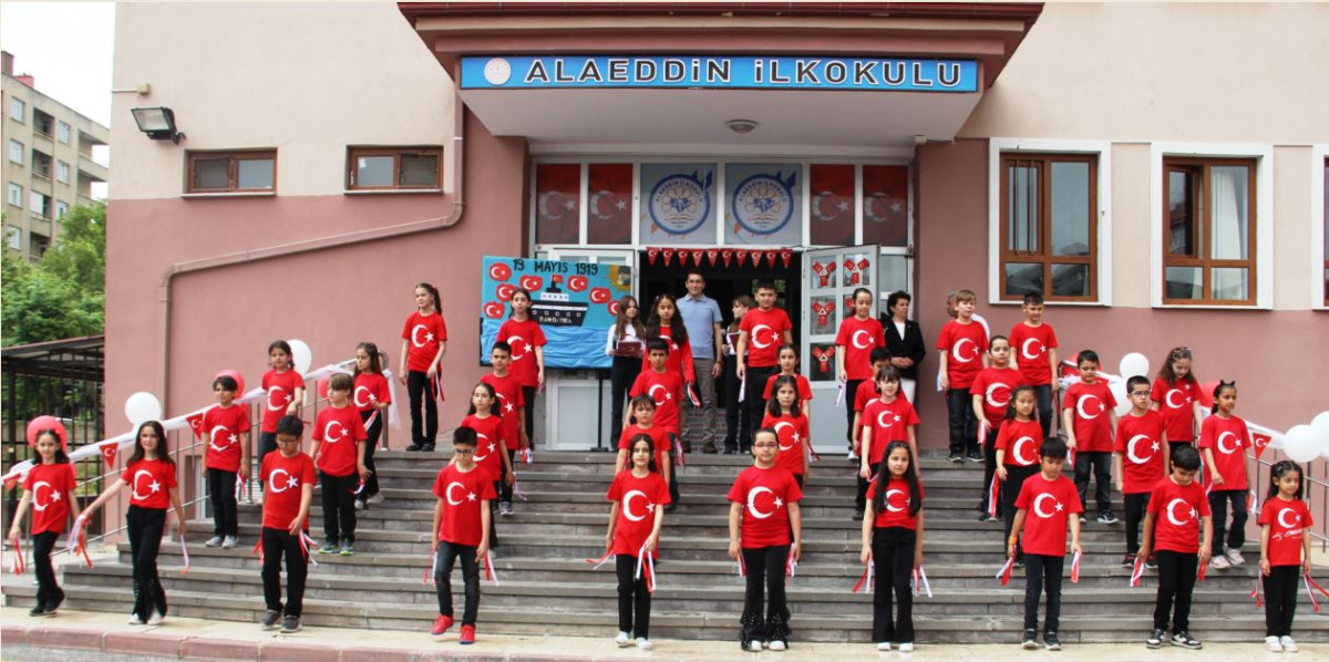 Alaeddin İlkokulunda 19 Mayıs Atatürk'ü Anma, Gençlik ve Spor Bayramının 105. Yıl Dönümü Coşkuyla Kutlandı