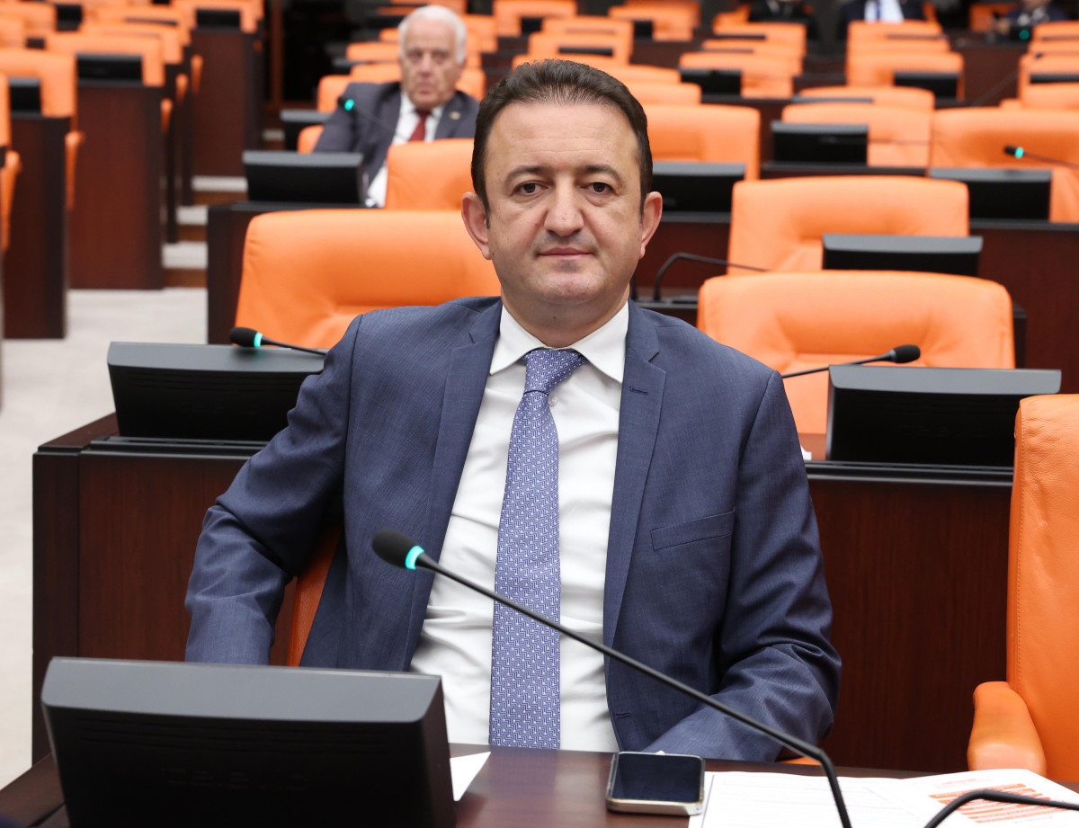 CHP Konya Milletvekili Barış Bektaş: Öğretmenlerimiz,bilimsel ve laik eğitim ilkelerimizin teminatıdır