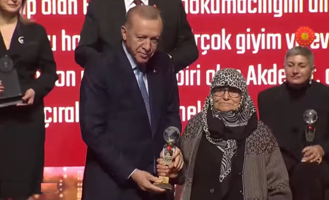 Konyalı Usta’ya Cumhurbaşkanı Erdoğan’dan ‘YAŞAYAN İNSAN HAZİNELERİ’ Ödülü