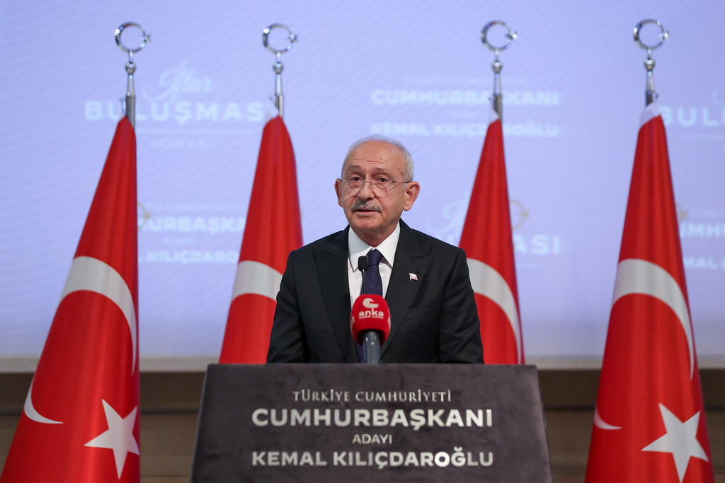 Kılıçdaroğlu Konya'da Konuştu: Siyaset Kavga Aracı Değil, İyilikte Yarış Aracı Olmalı